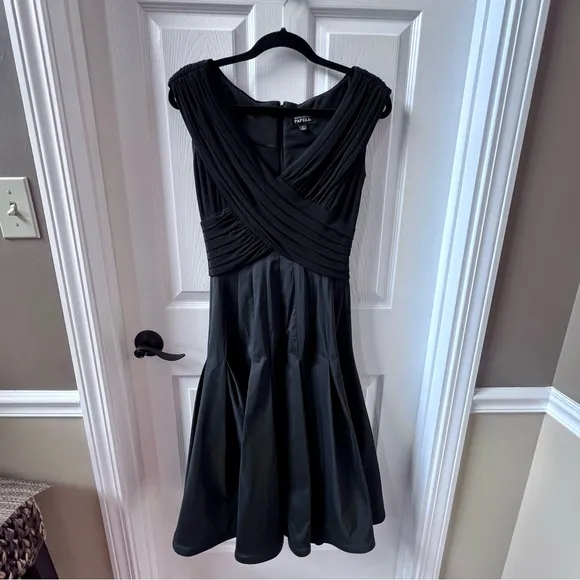 ⭐️ Adrianna Papell Women's Black Satiny Fit &amp; Flare Pleated Cocktail Party Dress