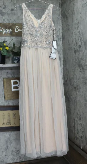 Adrianna Papell Beaded Sleeveless V Neck Bodice Gown Dress Silver Gray / Nude 10