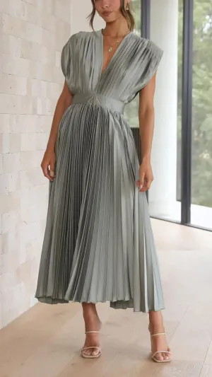 Alexandra - Elegant sexy pleated dress