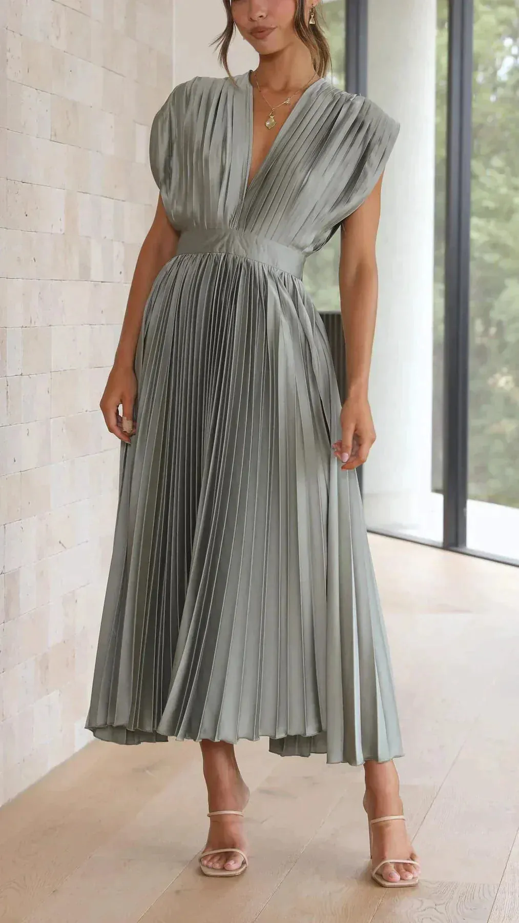 Alexandra - Elegant sexy pleated dress