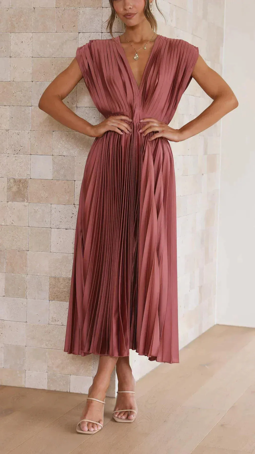 Alexandra - Elegant sexy pleated dress