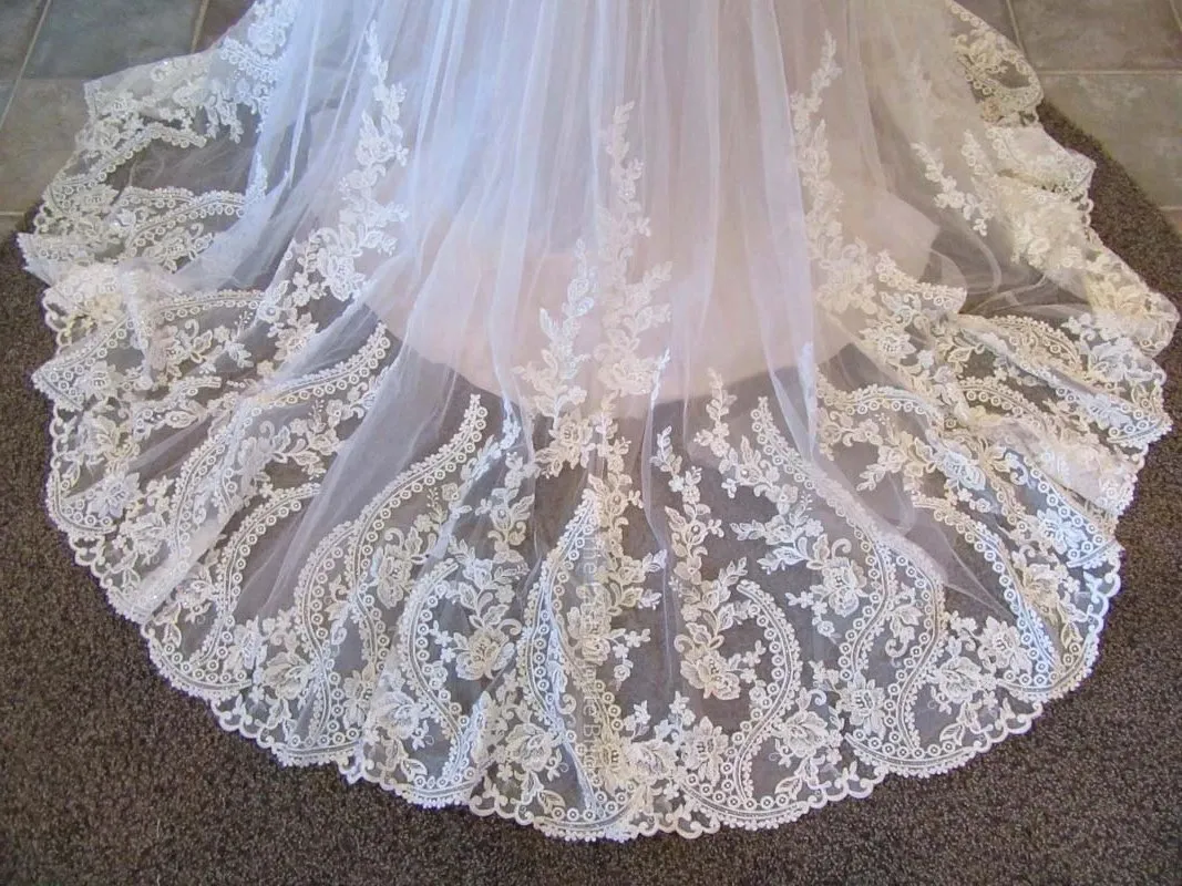 Allure Bridals W411