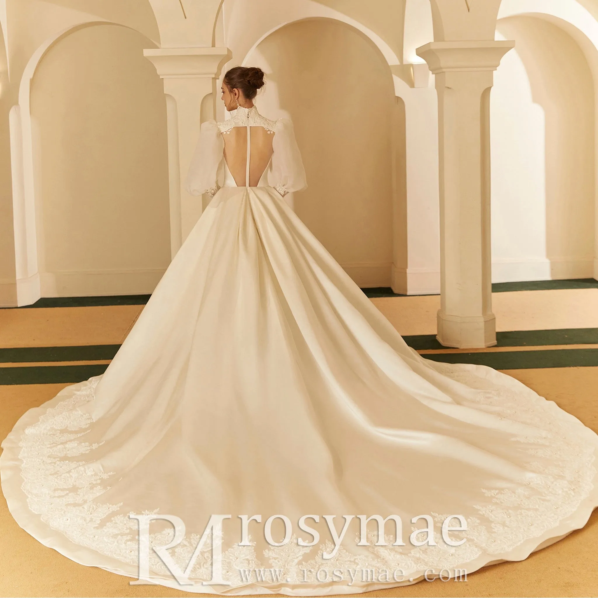 Big Skirt Muslim Wedding Dress with High O-neck and Turtle Neck