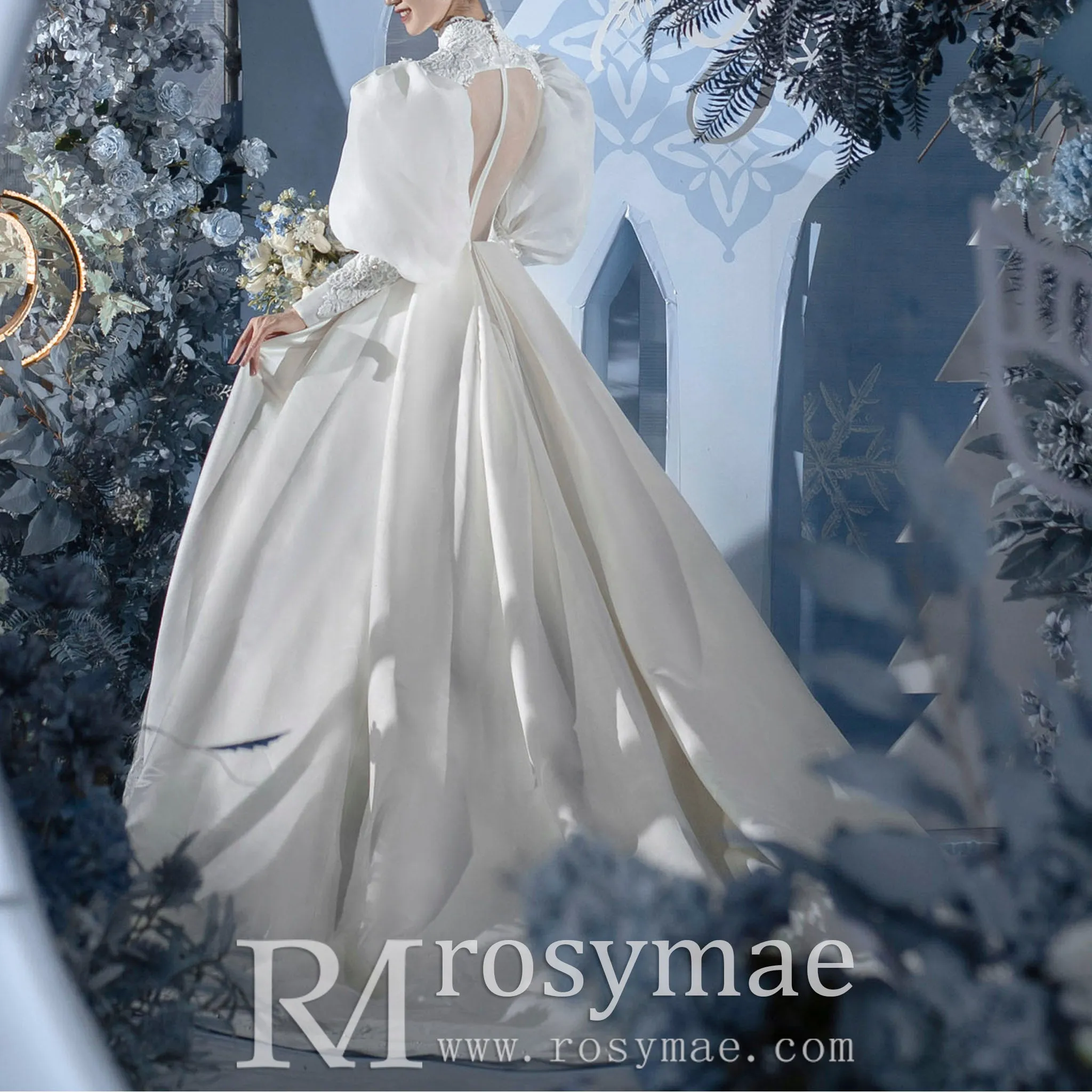 Big Skirt Muslim Wedding Dress with High O-neck and Turtle Neck