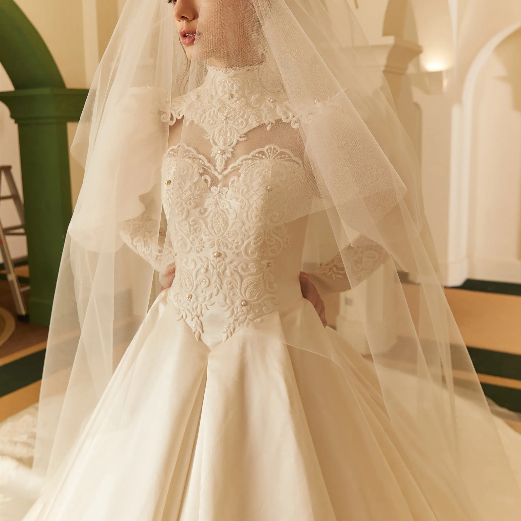 Big Skirt Muslim Wedding Dress with High O-neck and Turtle Neck