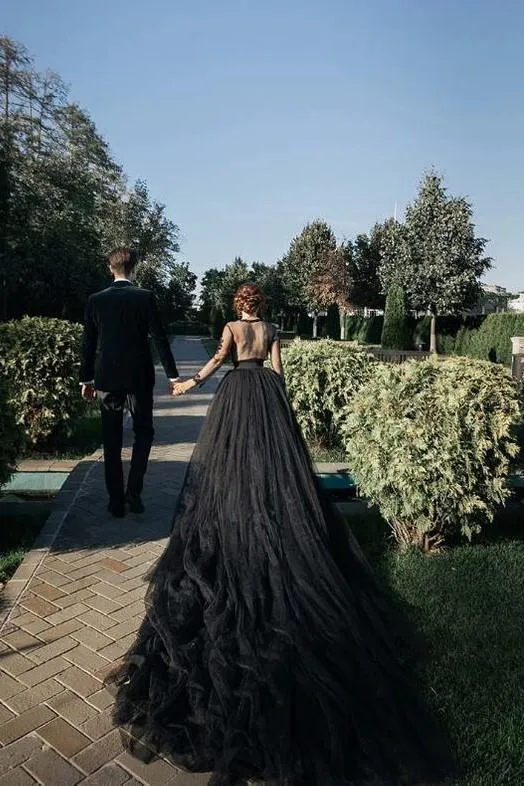 Black V-neckline Prom Dresses Beaded Illusion Tulle with Long Train