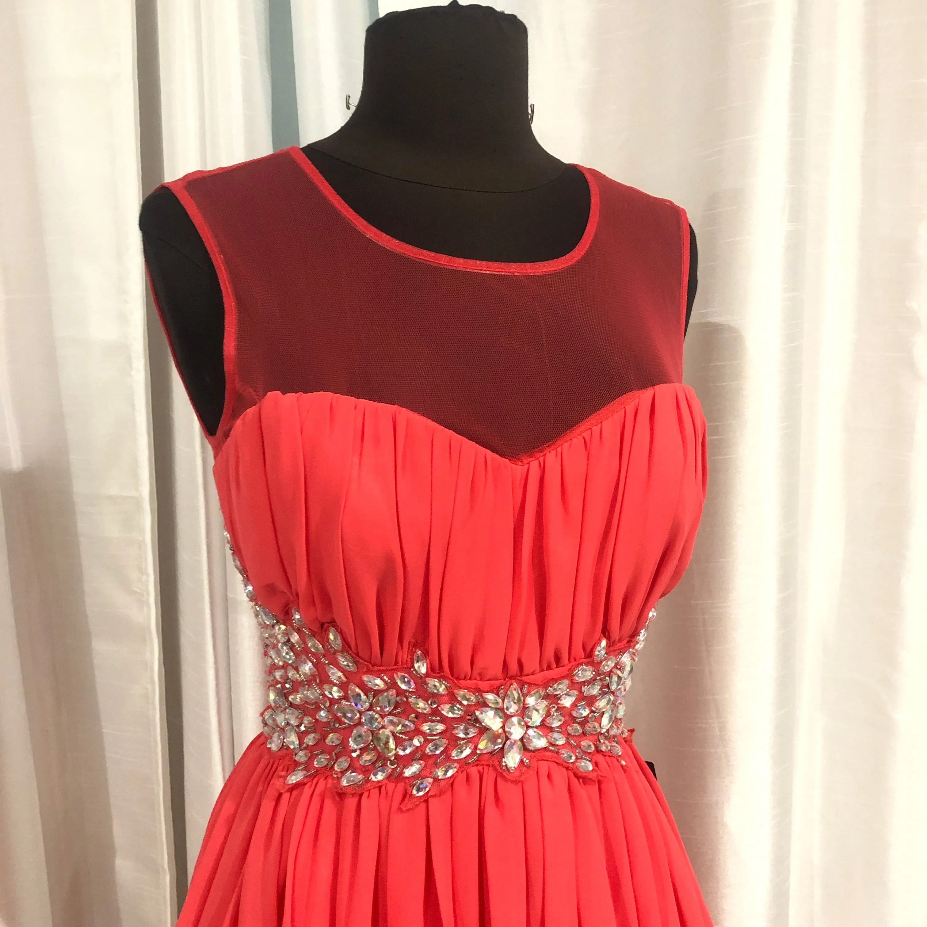 BOUTIQUE Short Coral Gown Size 9/10 NWT
