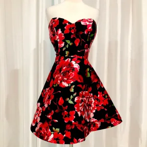 BOUTIQUE Short Red Floral Strapless Gown Size 7/8