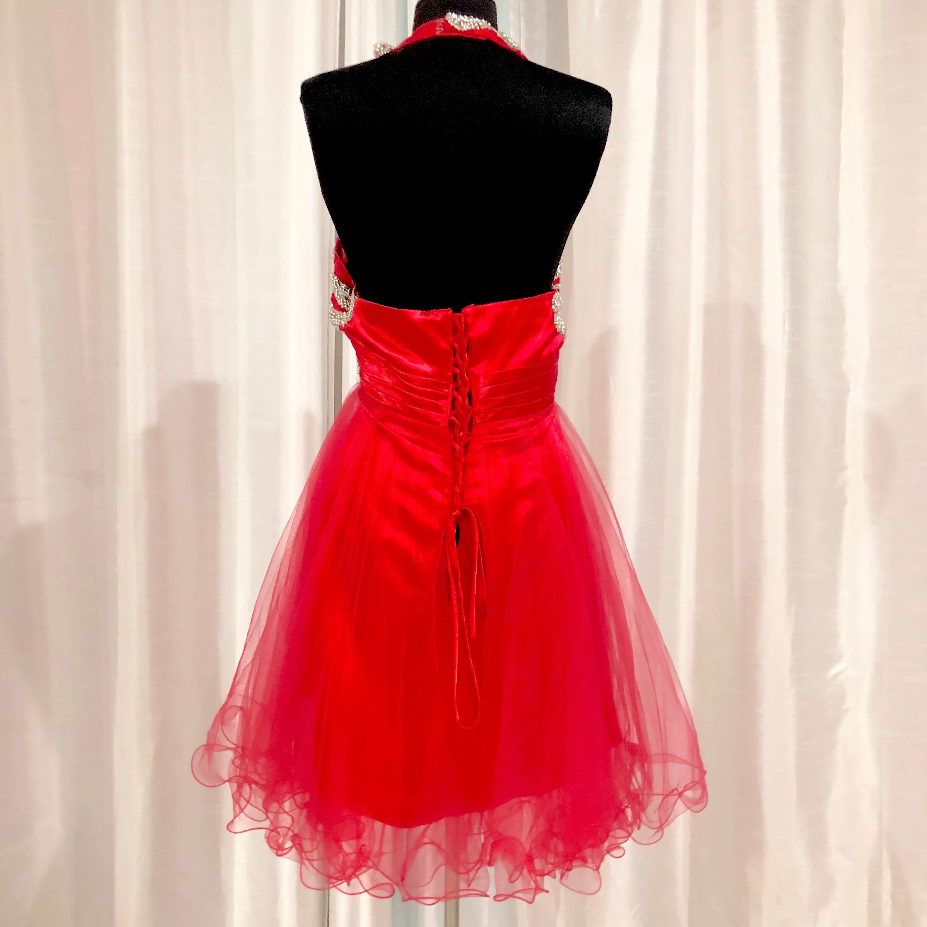 BOUTIQUE Short Red Halter Gown Size 10