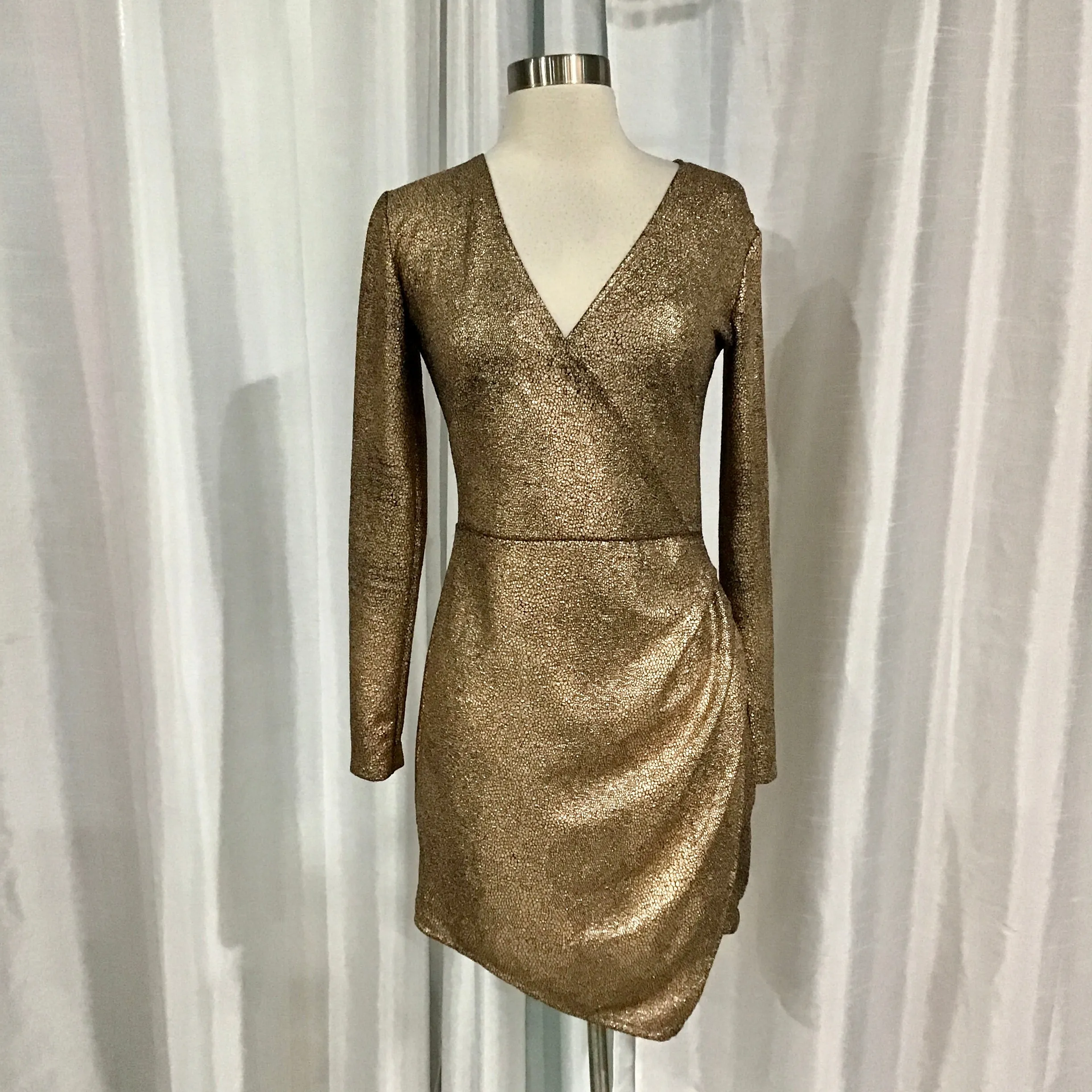 BOUTIQUE Short Rose Gold Gown Size M