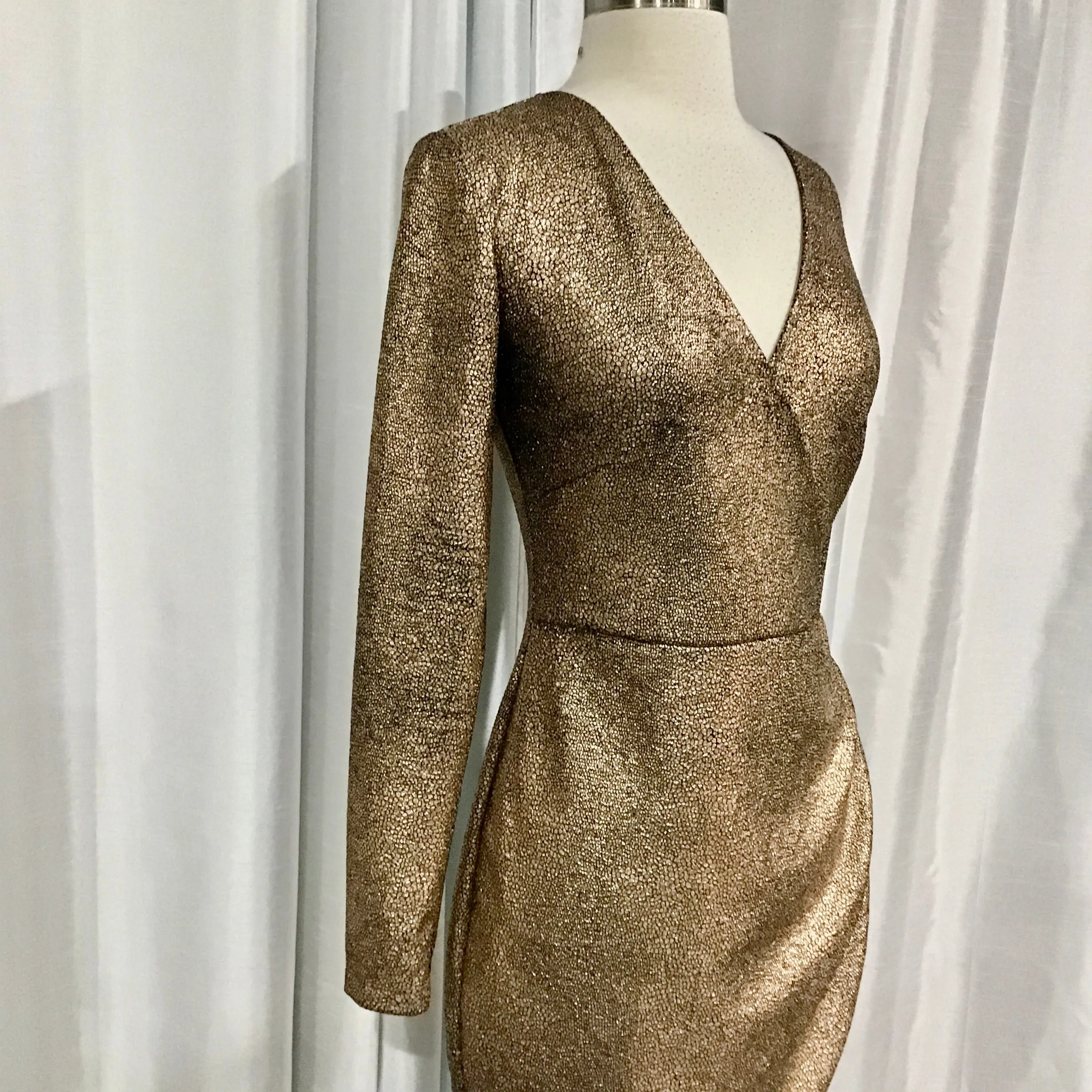 BOUTIQUE Short Rose Gold Gown Size M