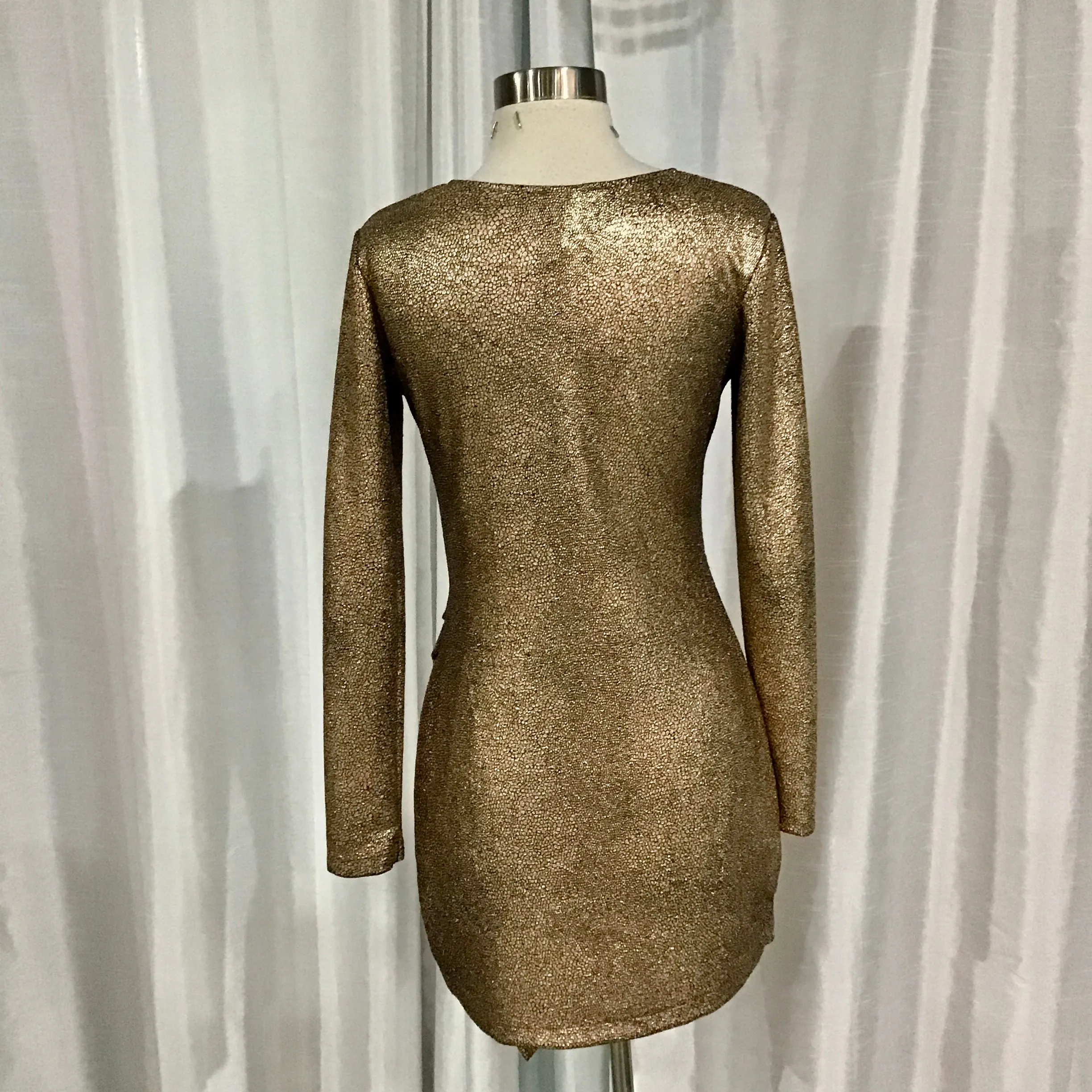 BOUTIQUE Short Rose Gold Gown Size M