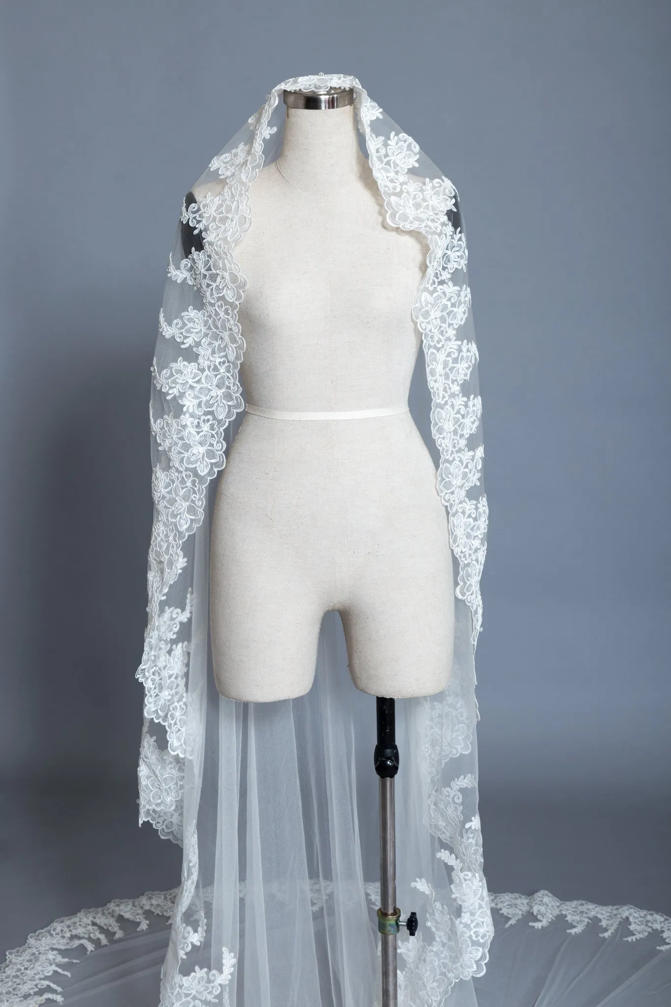 Cathedral Wedding Veil (#Irina)