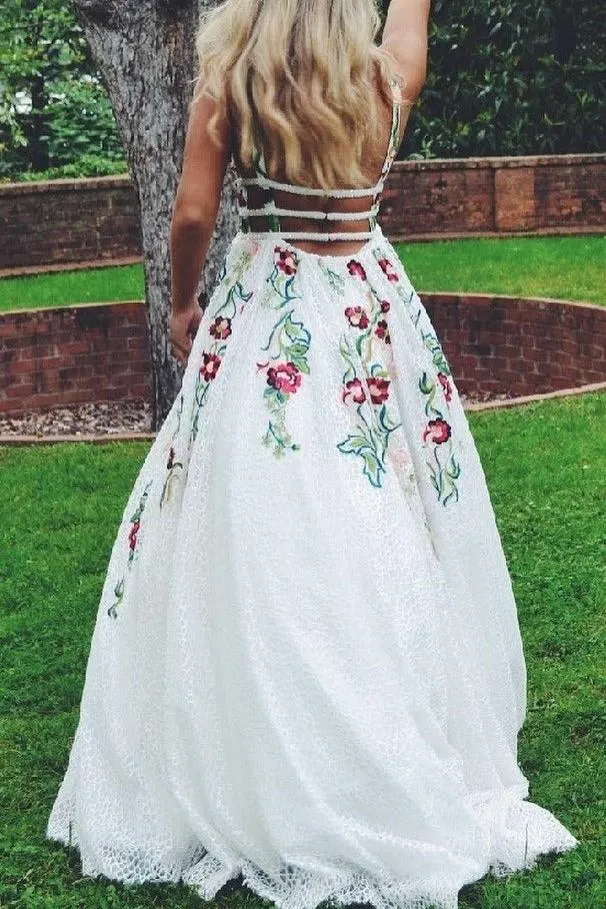 Colorful Embroidery Lace Prom Dresses with V-neckline