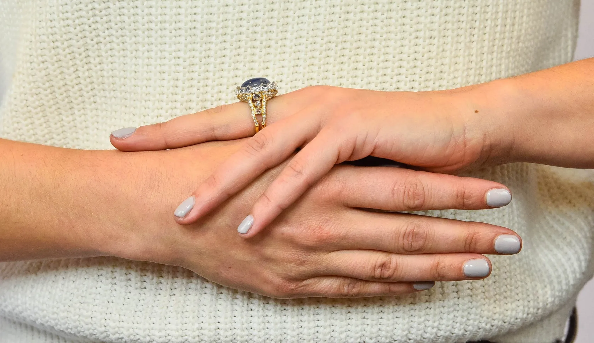 Contemporary 17.00 CTW Sapphire Diamond 18 Karat Gold Cluster Cocktail Ring