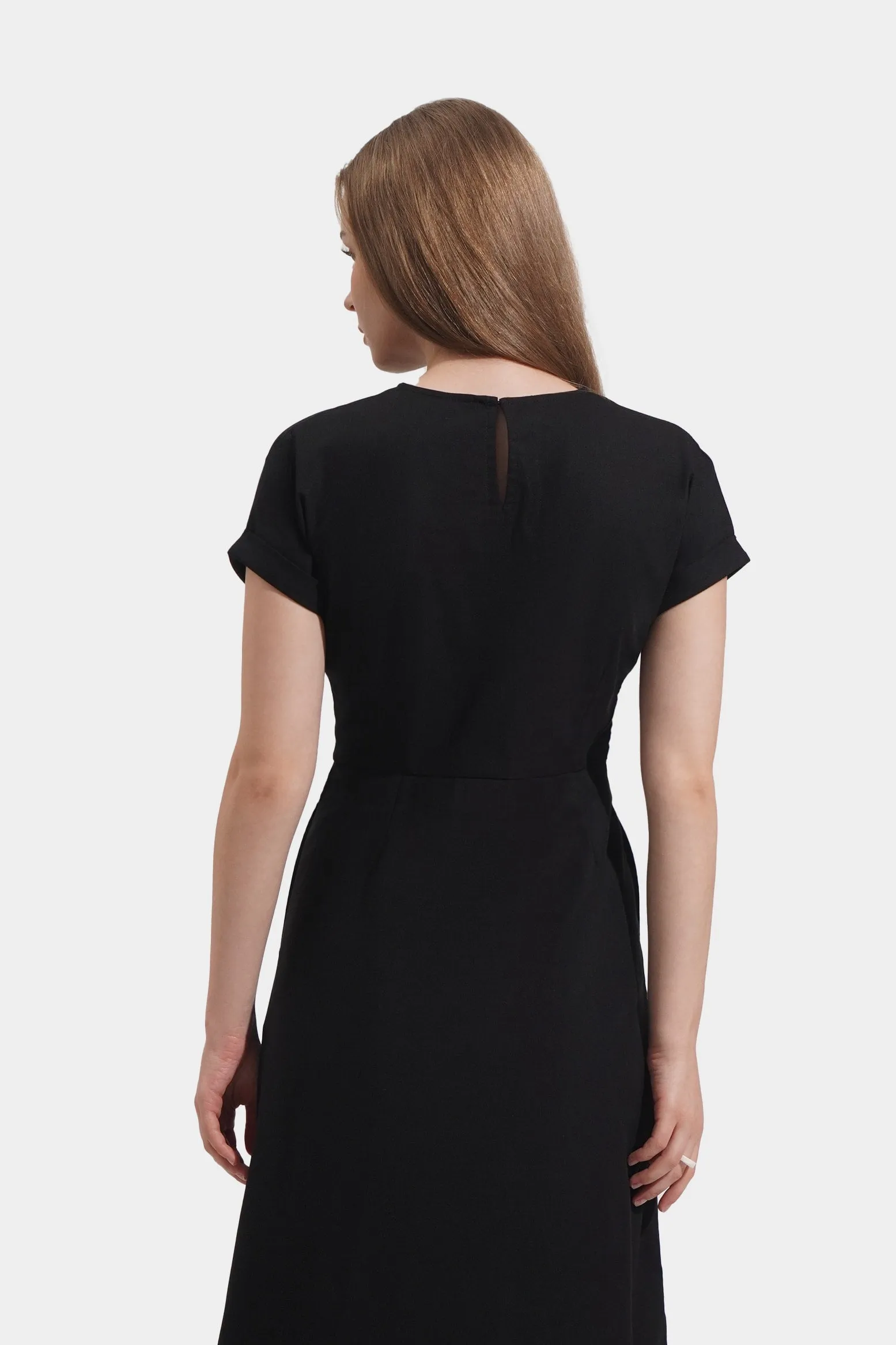 Cut-Out Waist Detail