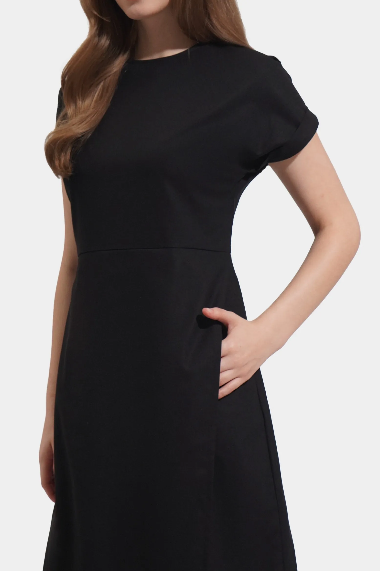 Cut-Out Waist Detail