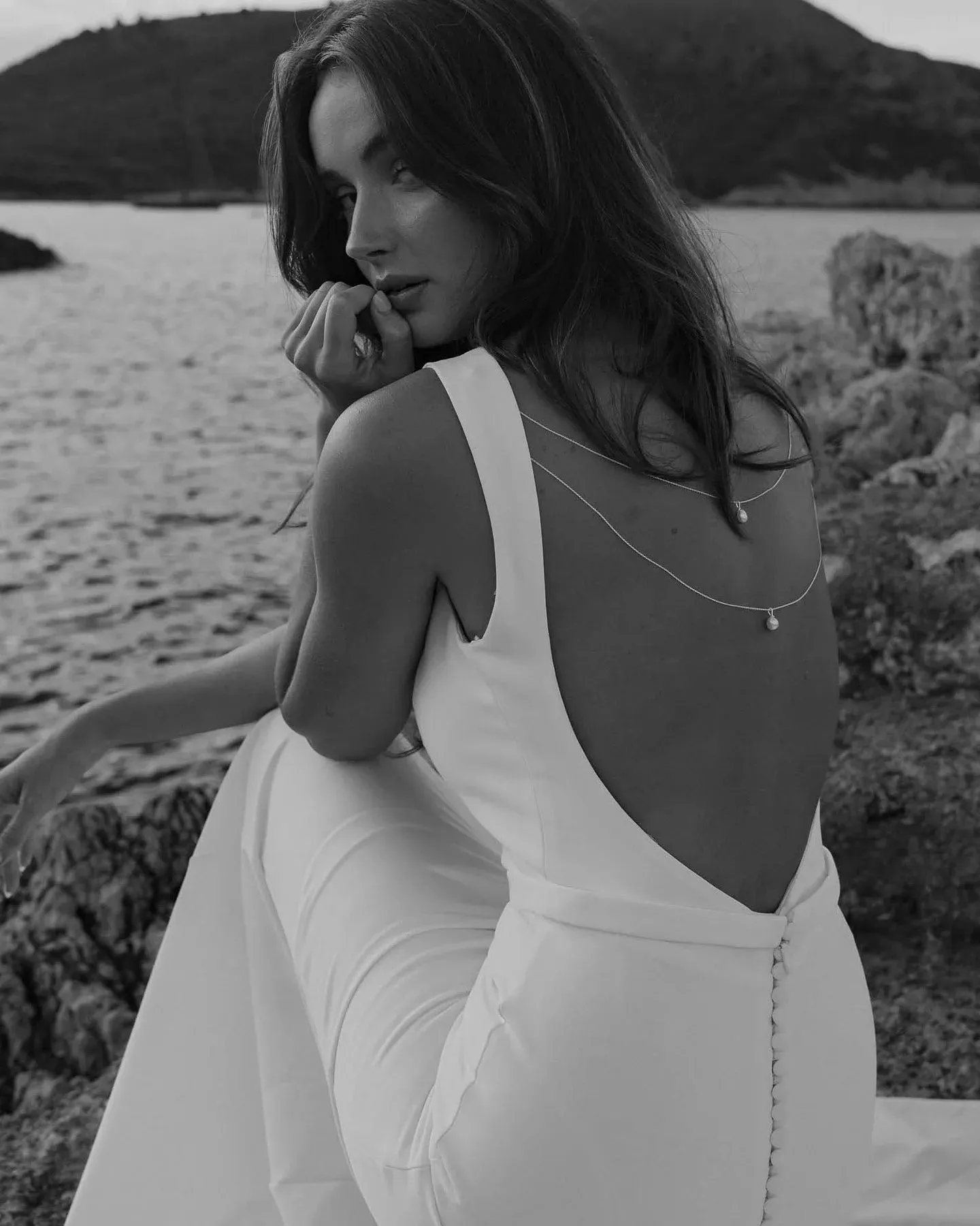 Elegant High Neck Satin Mermaid Wedding Dresses Backless Long Sleeves Rubbon Custom Made Bridal Grown