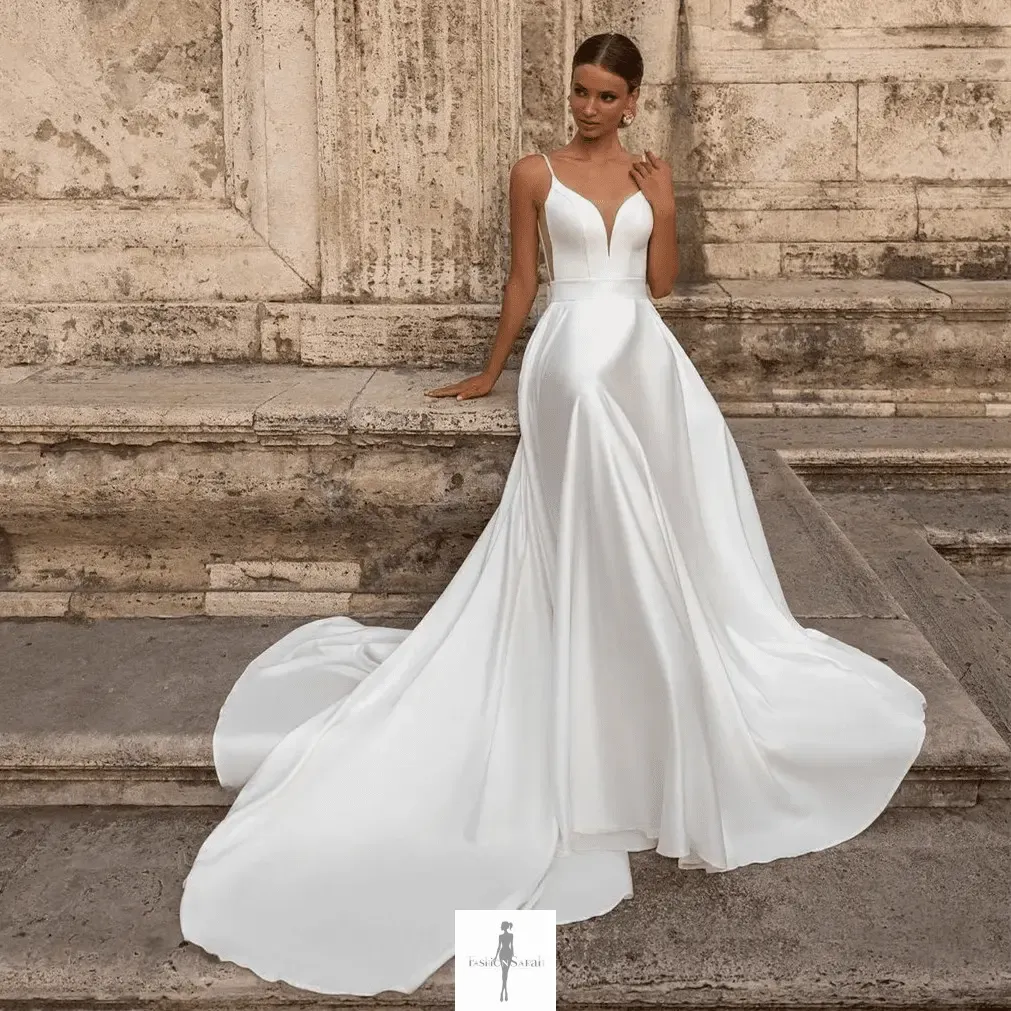 Elegant Satin V-Neck Wedding Dresses With Pockets