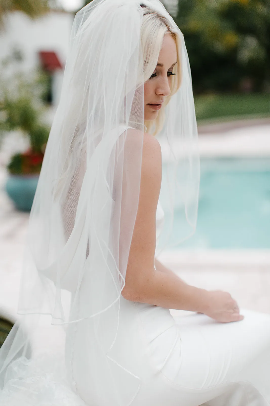 Elizabeth Johns Caitlin Veil