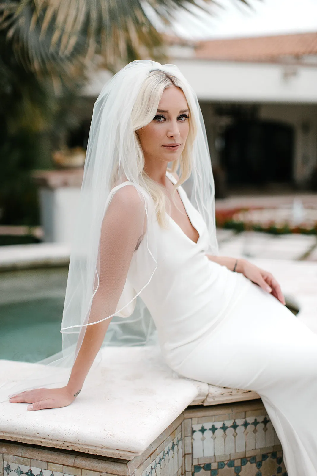Elizabeth Johns Caitlin Veil