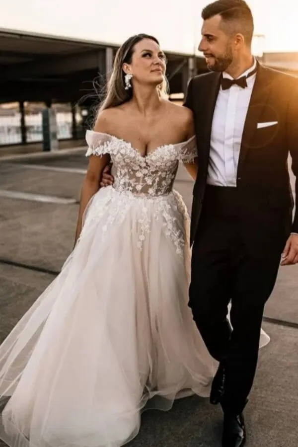 Fabulous Tulle A-line Lace Appliques Off-the-Shoulder Wedding Dresses, MW1096