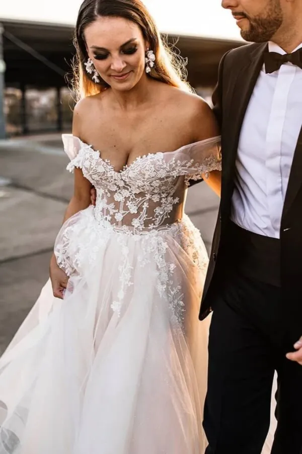 Fabulous Tulle A-line Lace Appliques Off-the-Shoulder Wedding Dresses, MW1096