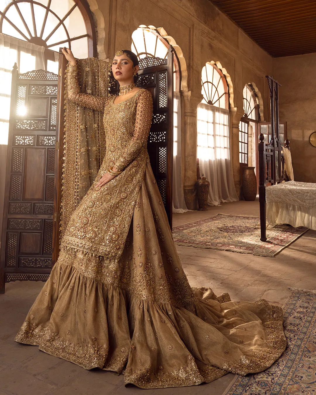 Farshi  lehenga Gold Dupatta  Pakistani brides