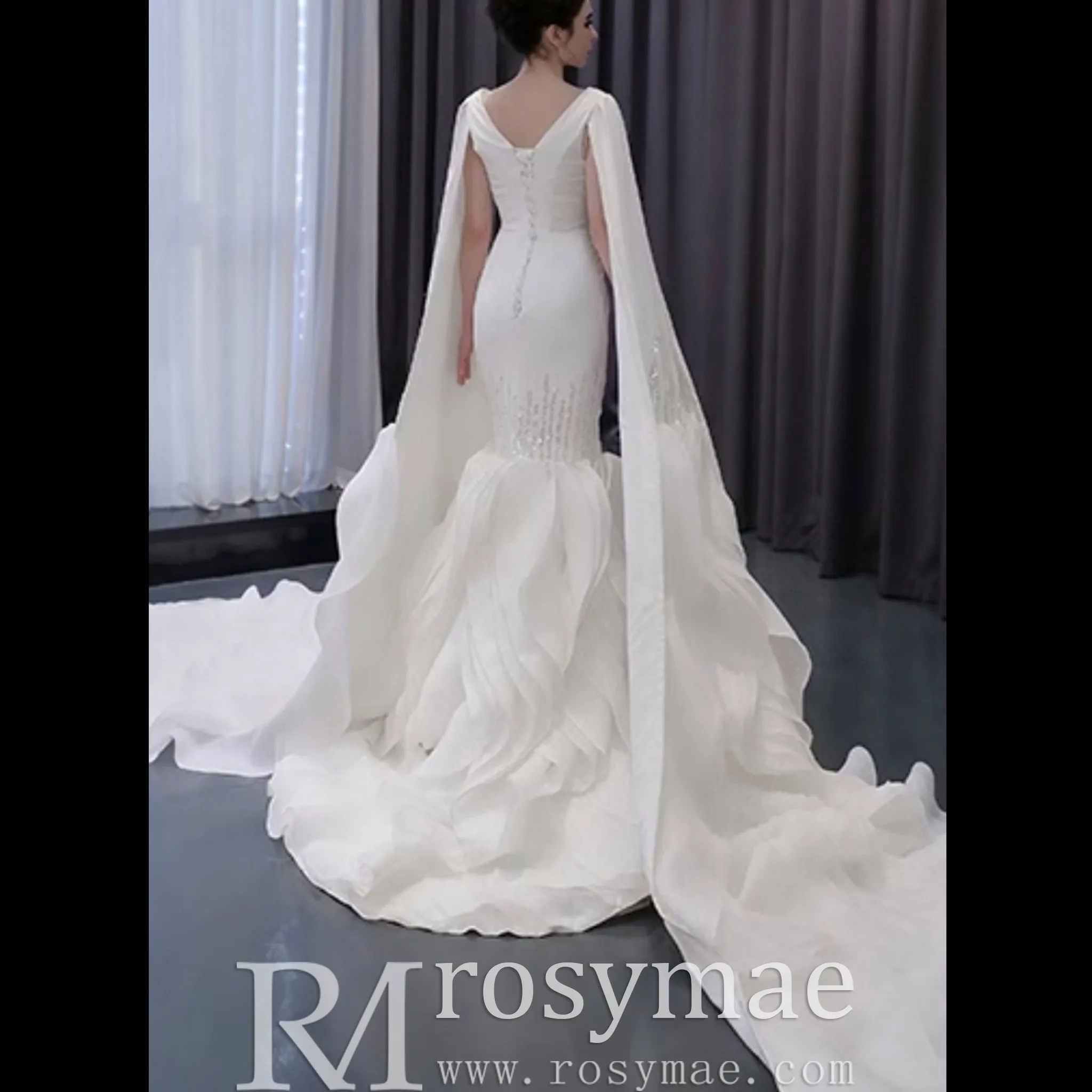 High-end Unique Ruffles Trumpet Wedding Dress With Long Sleeve