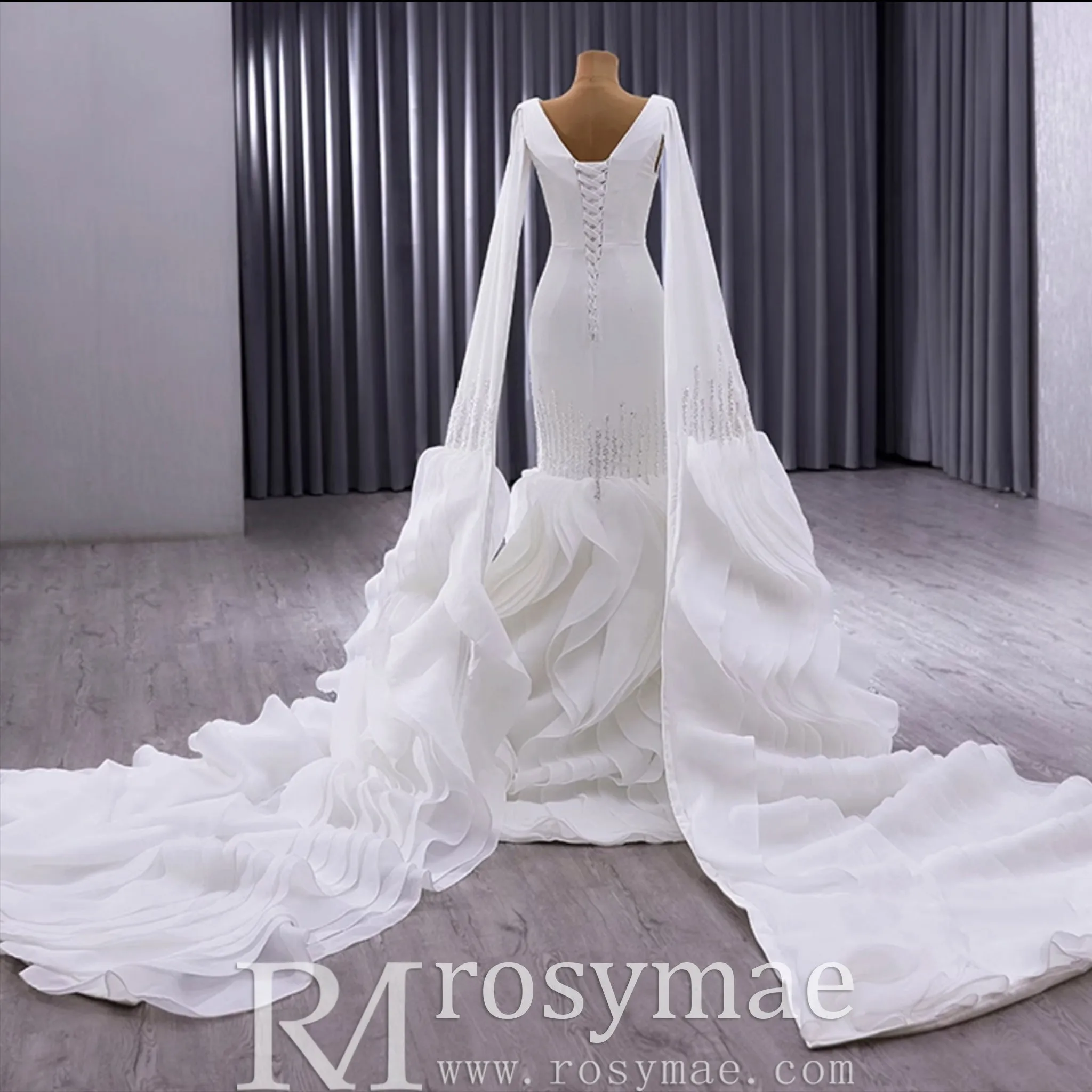 High-end Unique Ruffles Trumpet Wedding Dress With Long Sleeve