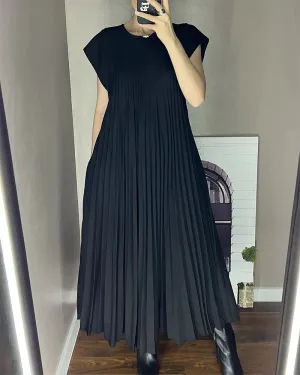 Iru® | Sleeveless Pleated Dress