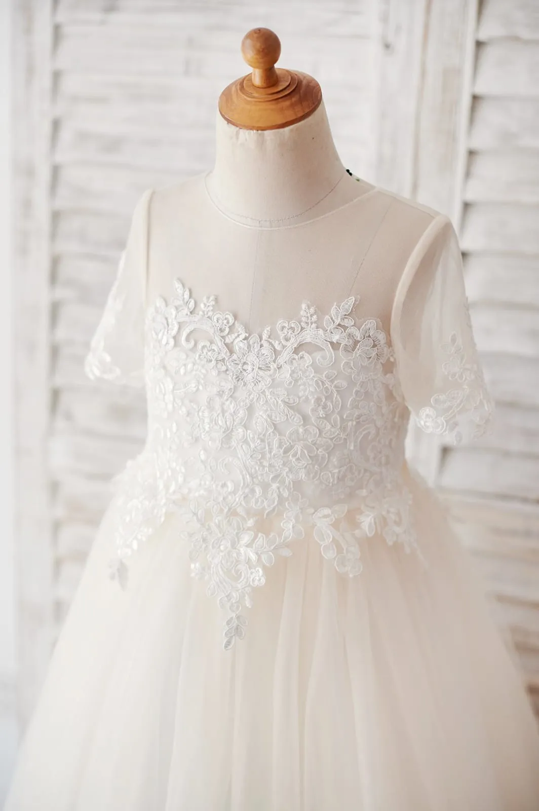 Ivory Lace Champagne Tulle Short Sleeves Wedding Flower Girl Dress