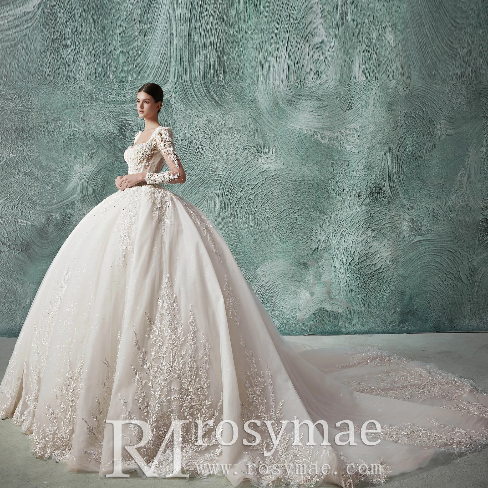 Keyhole Back Ball Gown Square Neck Wedding Dresses with Long Sleeve
