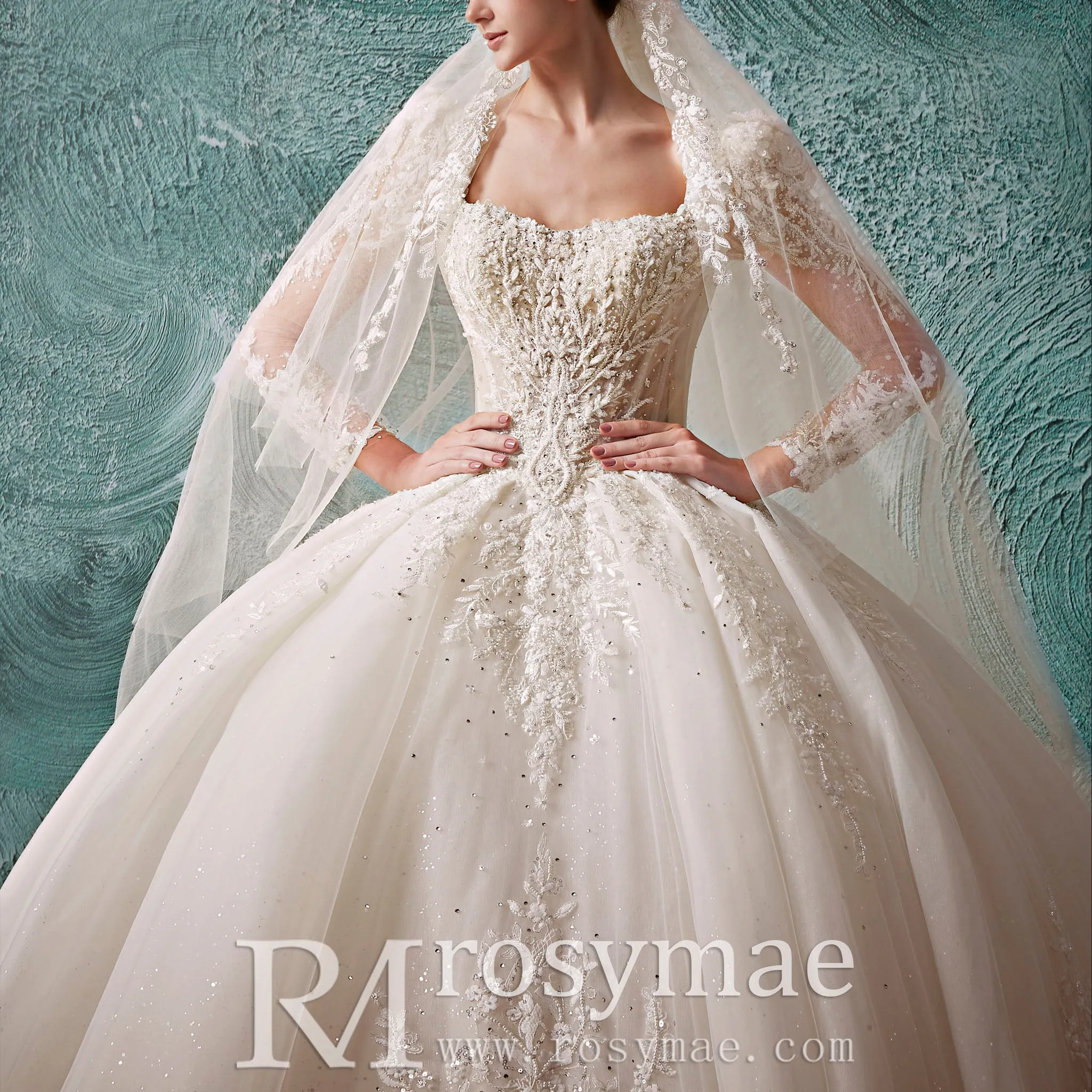Keyhole Back Ball Gown Square Neck Wedding Dresses with Long Sleeve