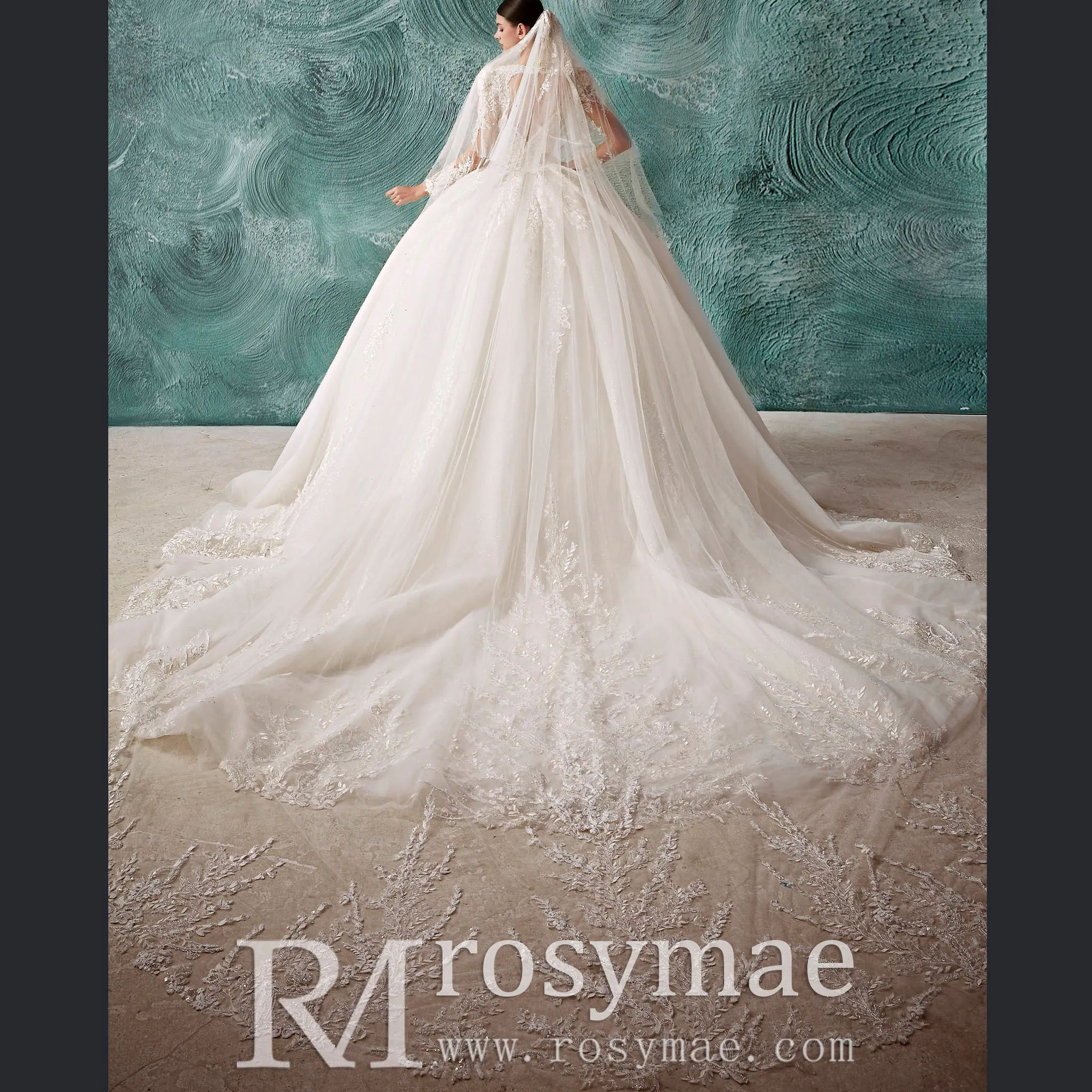 Keyhole Back Ball Gown Square Neck Wedding Dresses with Long Sleeve