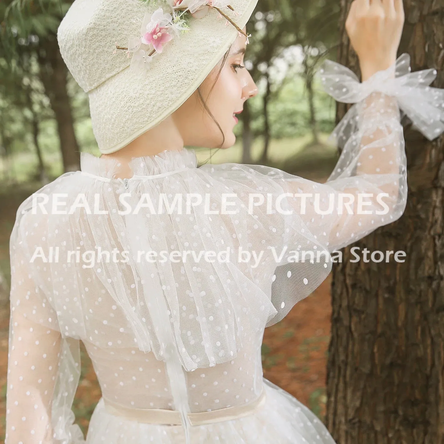 Long Sheer Sleeves Polka Dots Wedding Dress Retro Tiered Appliqued High Neck Vintage Muslim Tiered Tulle Bridal Gown Customized