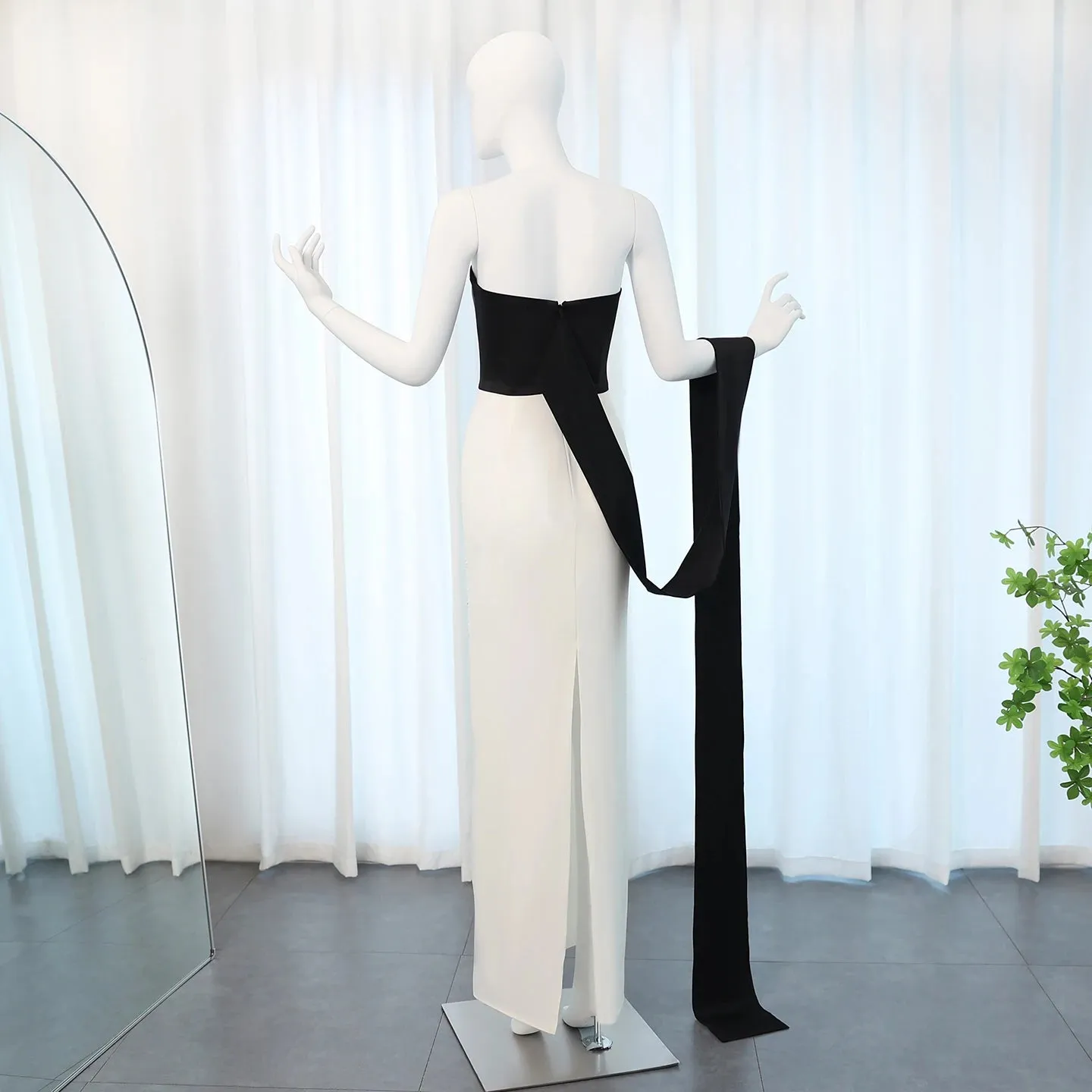 Luxury Beaded Black and White Strapless Evening Dress with Cape