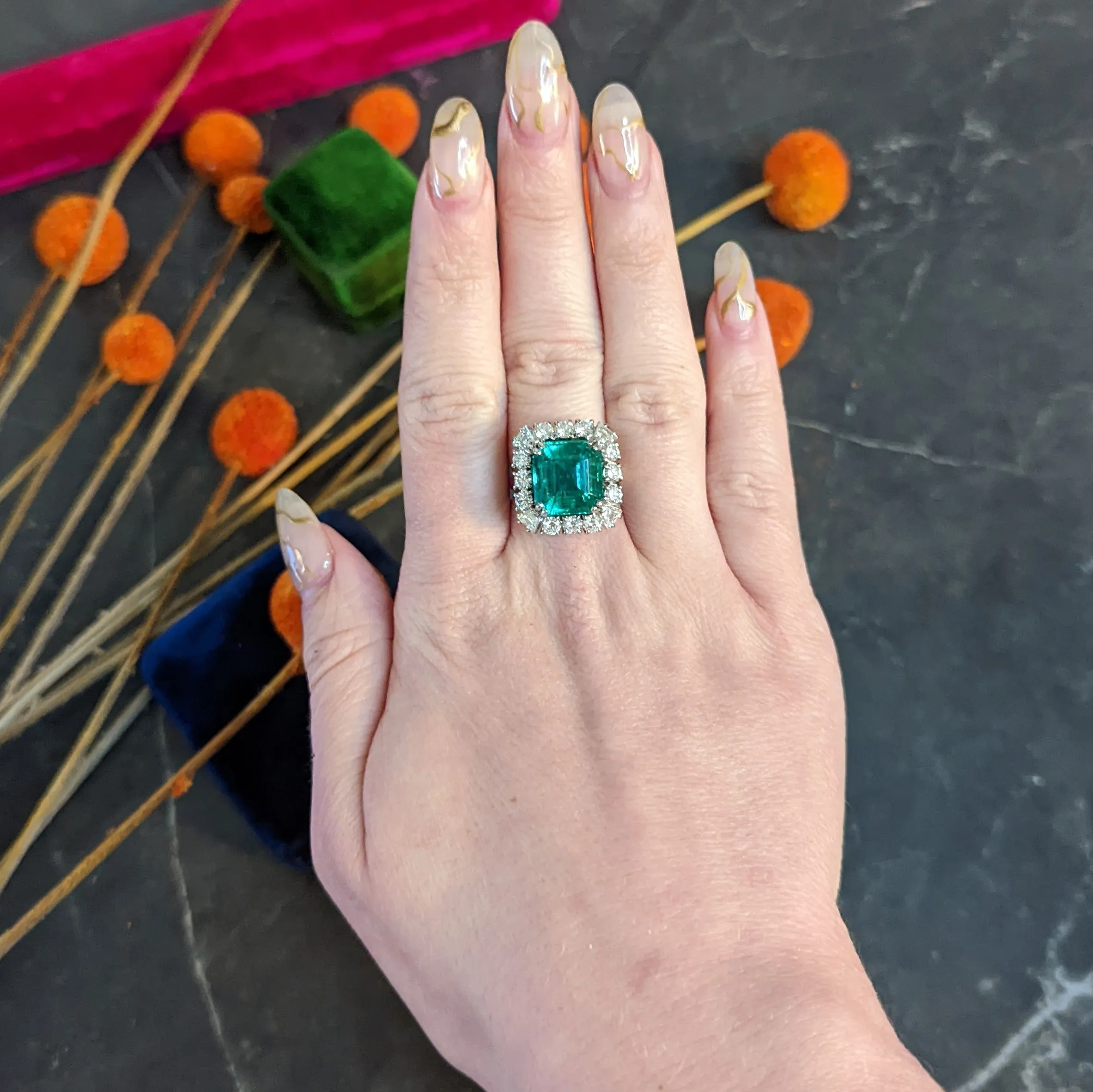 Outstanding 1950's Mid-Century Colombian Emerald Diamond 18 Karat White Gold Vintage Cluster Ring AGL