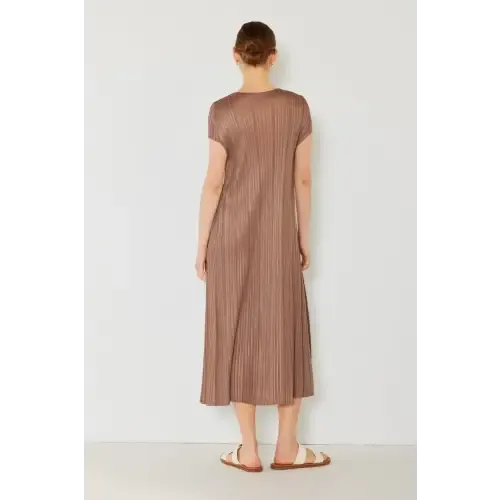 Pleated Sleeve Midi Dress