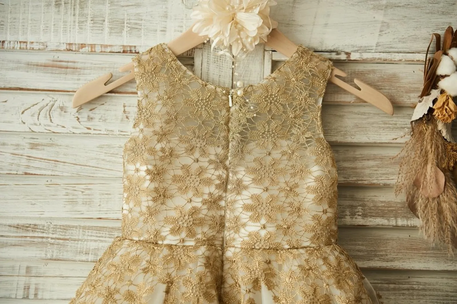 Princess Gold Lace Ivory Tulle Scoop Neck Wedding Flower Girl Dress