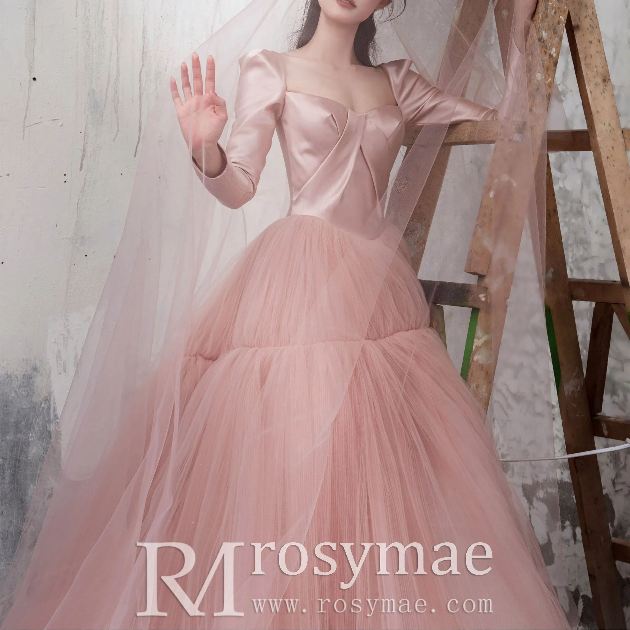 Queen Anne Neckline Formal Dresses and Evening Prom Party Gowns