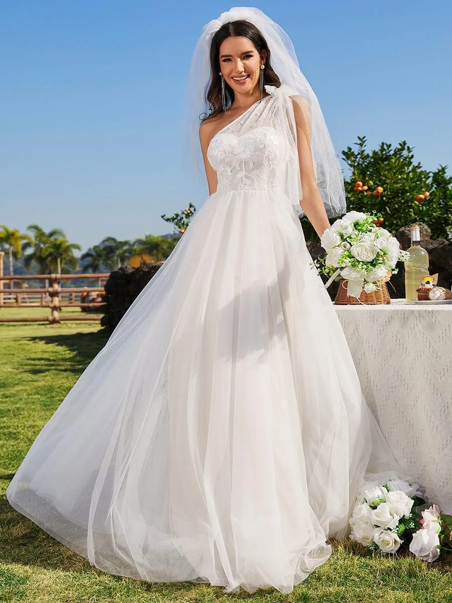 Robes de mariée en tulle à une épaule avec appliques