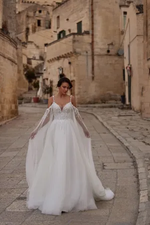 Romantic Spaghetti Off the Shoulder Ball Gown Wedding Dress Tulle Chapel Train Princess Bridal Gown Customized