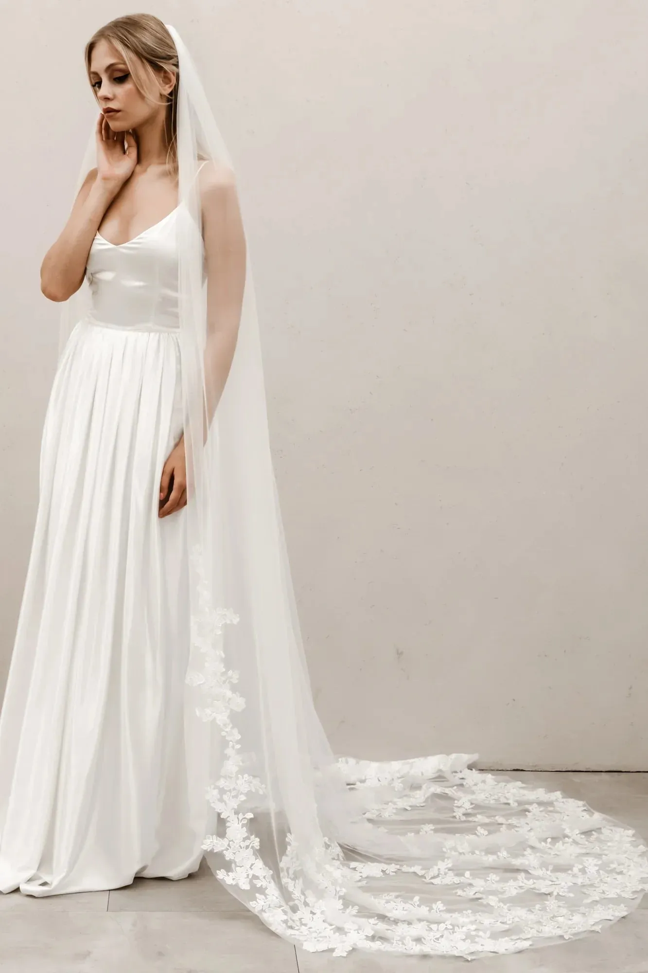 Roycebridal Dramatic Floral Veil V004