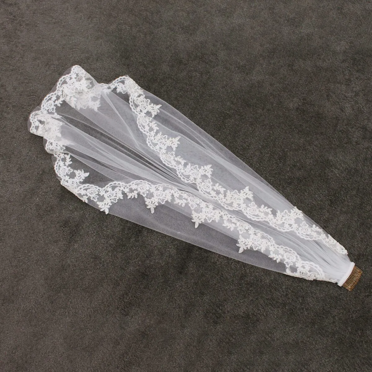 Roycebridal Lace Appliqued Mantilla Veils Fingertip Length V687