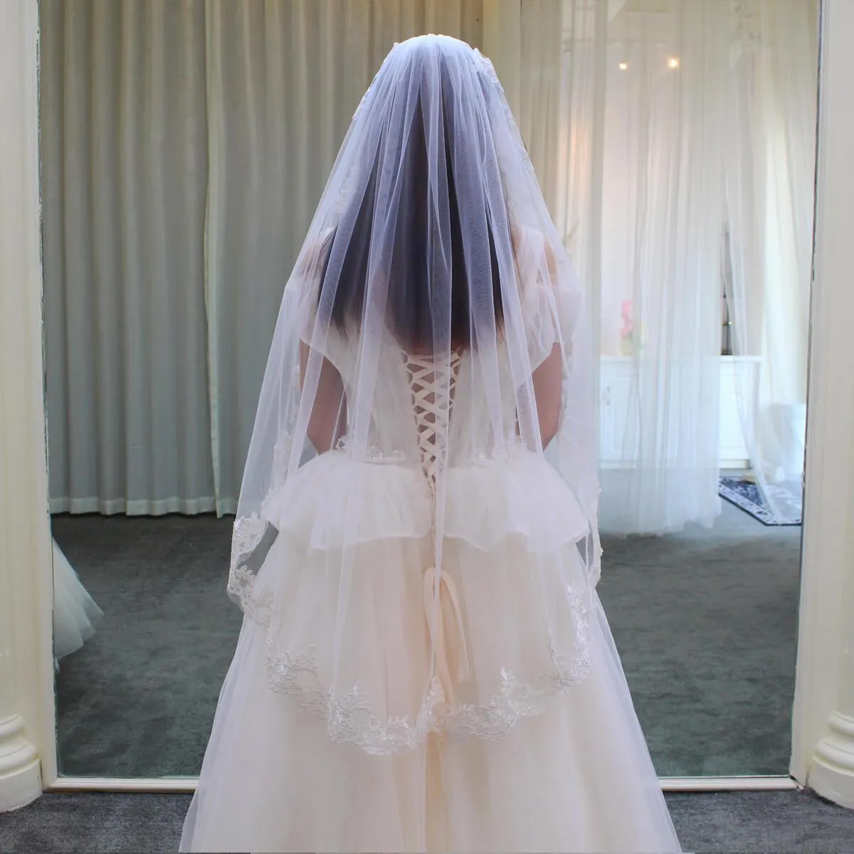 Roycebridal Lace Appliqued Mantilla Veils Fingertip Length V687