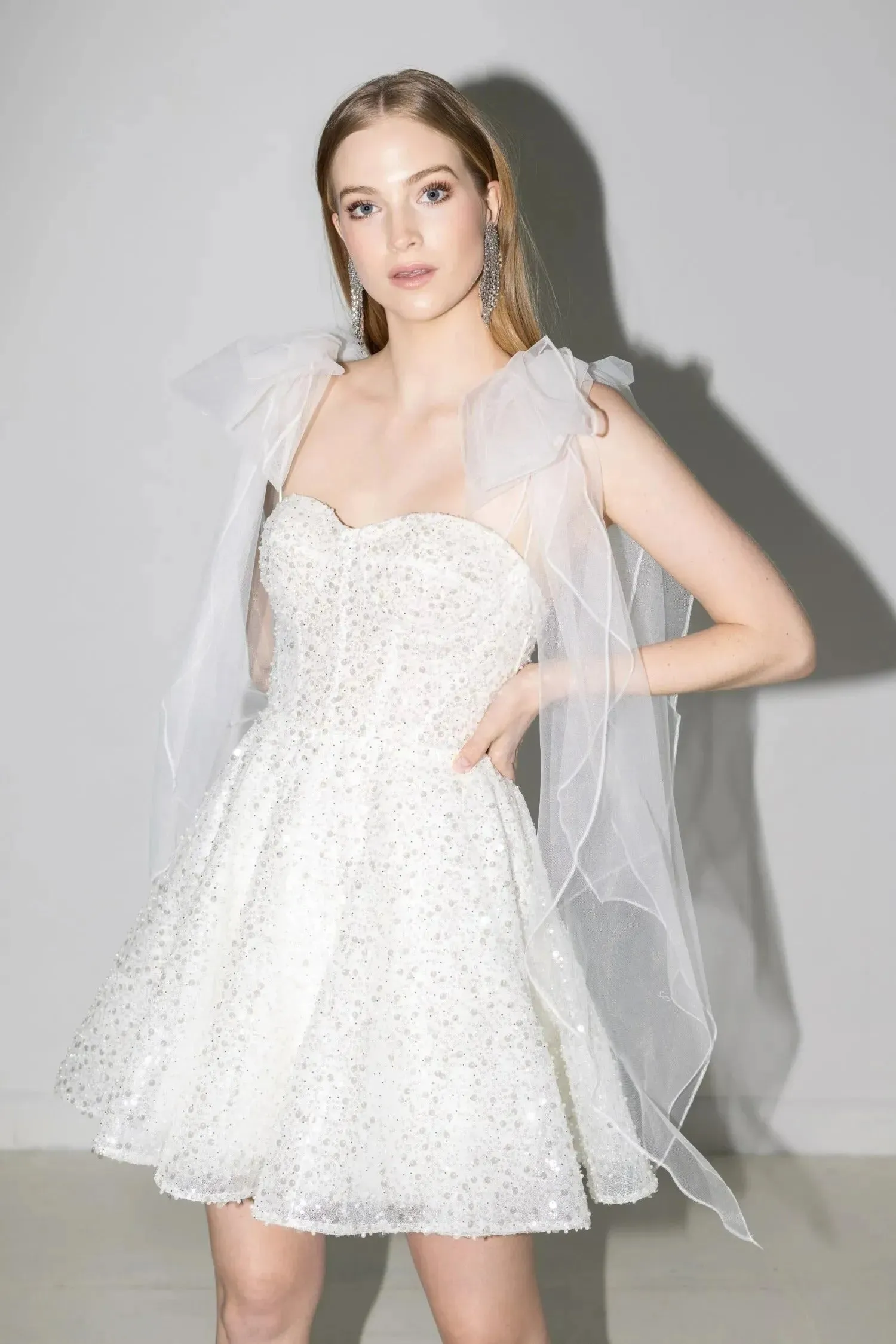 Sequined A-Line Wedding Dresses Bow Tulle Shoulder Strap Sweetheart Bridal Gowns Above Knee Vestido De Novia Custom Made