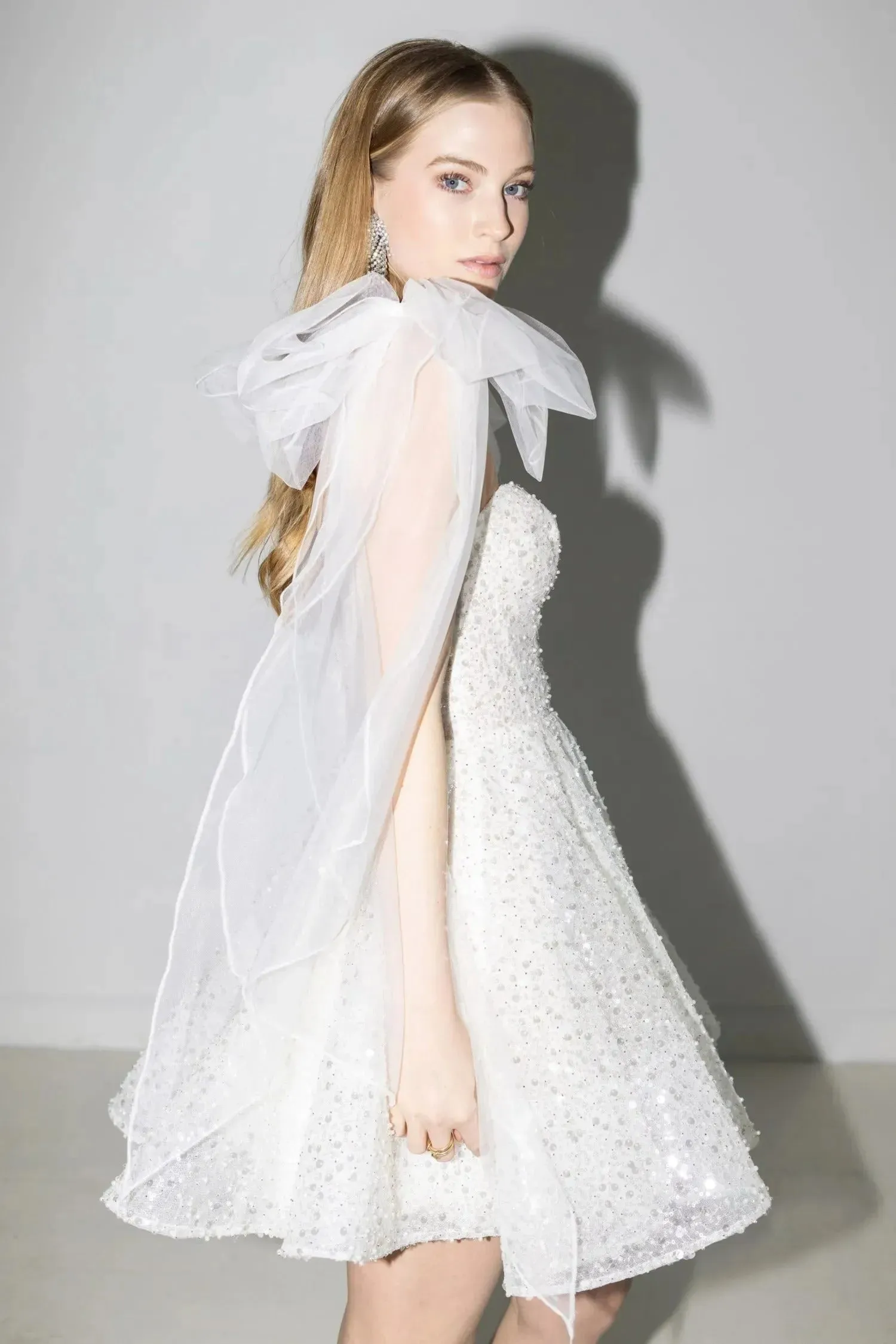Sequined A-Line Wedding Dresses Bow Tulle Shoulder Strap Sweetheart Bridal Gowns Above Knee Vestido De Novia Custom Made