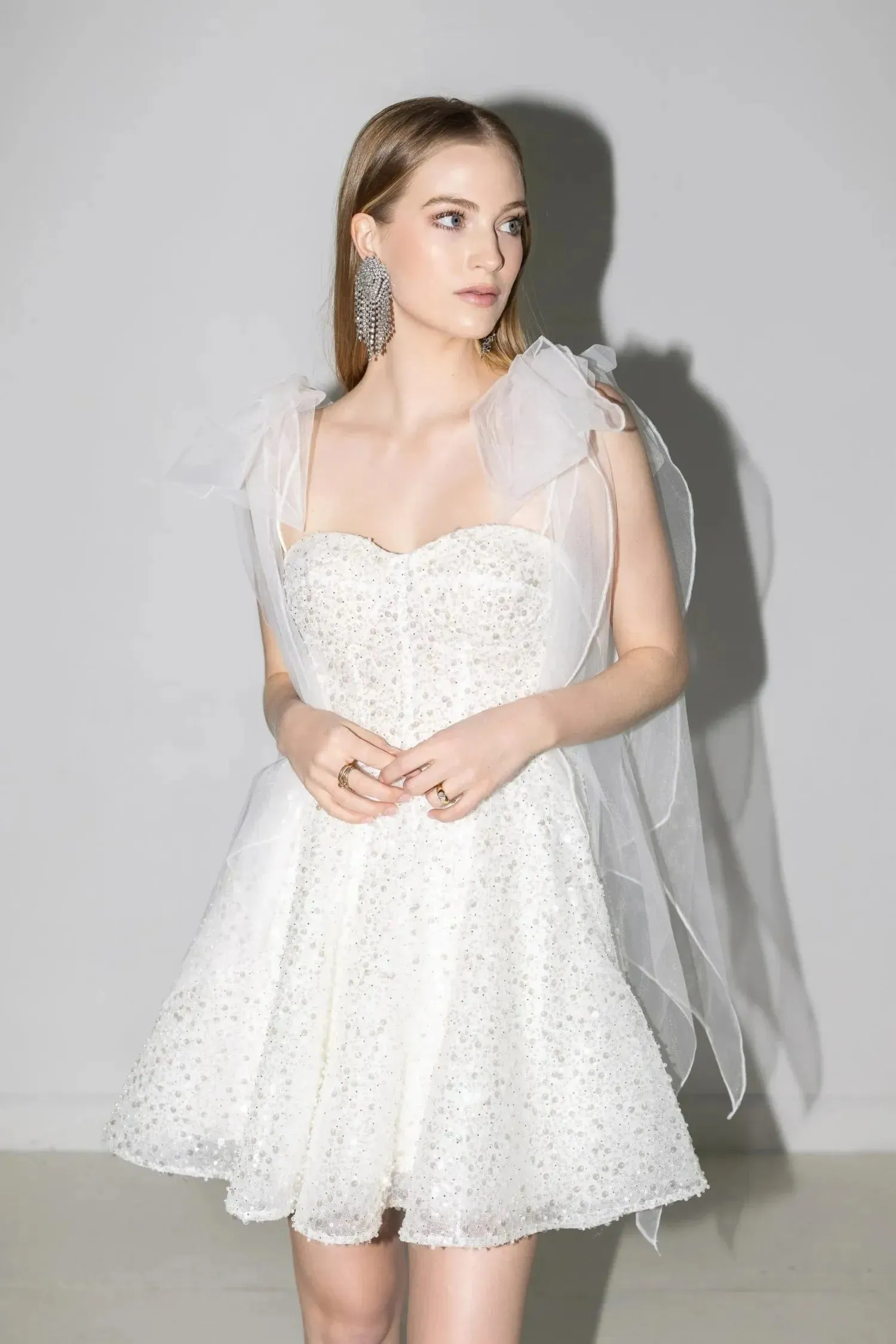 Sequined A-Line Wedding Dresses Bow Tulle Shoulder Strap Sweetheart Bridal Gowns Above Knee Vestido De Novia Custom Made