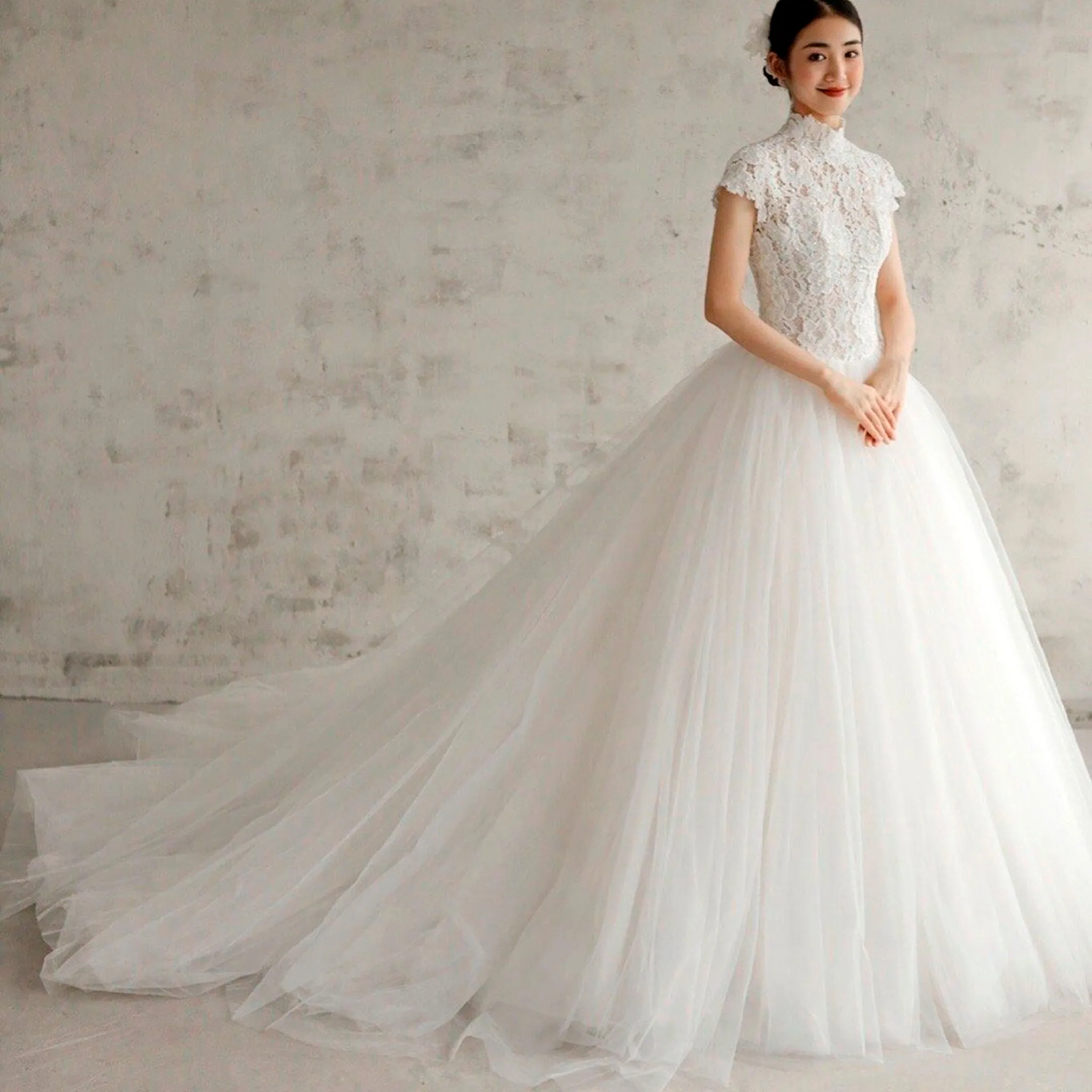 Stunning Women High Neck Ballgown Wedding Dress with Capped Sleeve